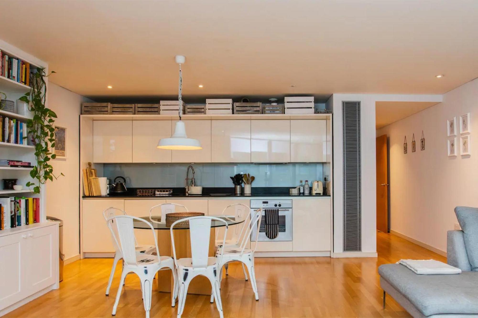 Modern 3 Bedroom Apartment In Paddington 런던 외부 사진