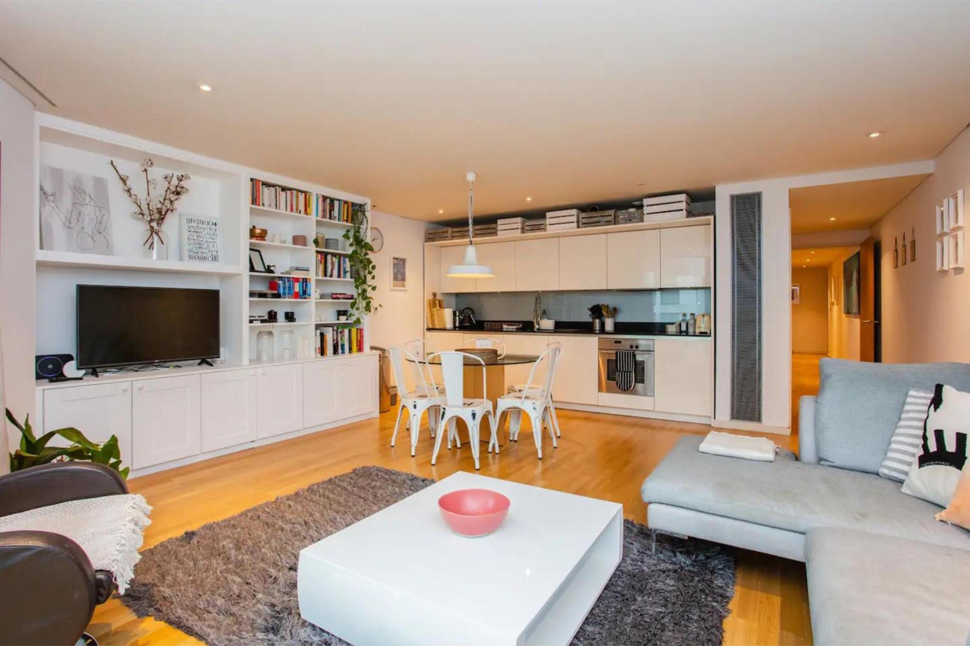 Modern 3 Bedroom Apartment In Paddington 런던 외부 사진