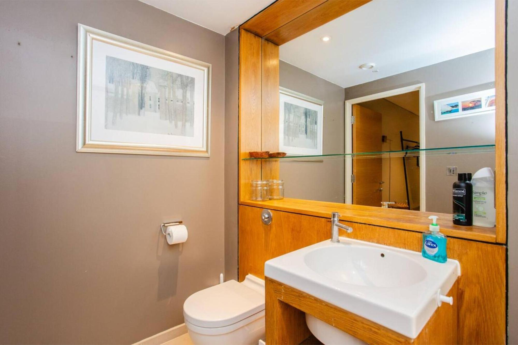 Modern 3 Bedroom Apartment In Paddington 런던 외부 사진