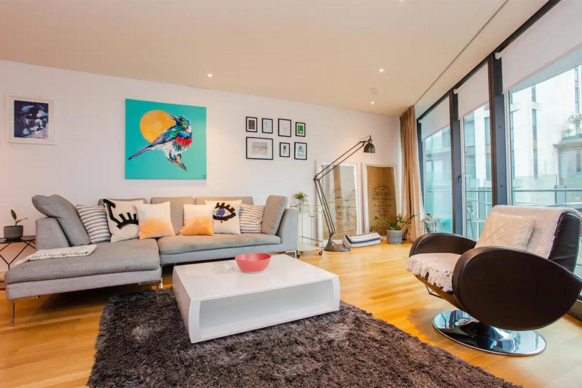 Modern 3 Bedroom Apartment In Paddington 런던 외부 사진